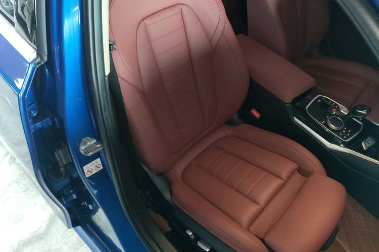 Used BMW 3 Series 2021 Facelifted 320Li M Sport Package Right Front Seat
