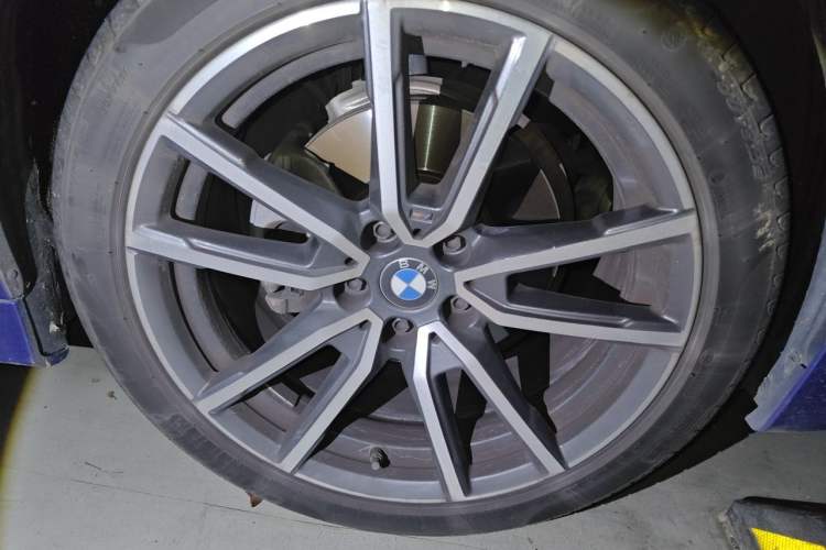 Used BMW 3 Series 2021 Restyled 325Li M Sport Package Right Front Wheel Hub