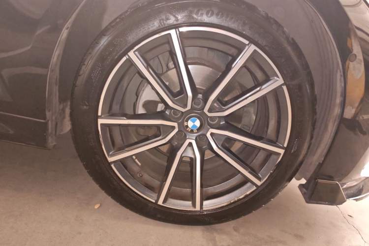 Used BMW 3 Series 2021 Second Facelift 325Li M Sport Package Right Front Wheel Hub