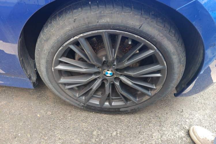 Used BMW 3 Series 2021 325Li M Sport Shadowline Package Right Front Wheel Hub
