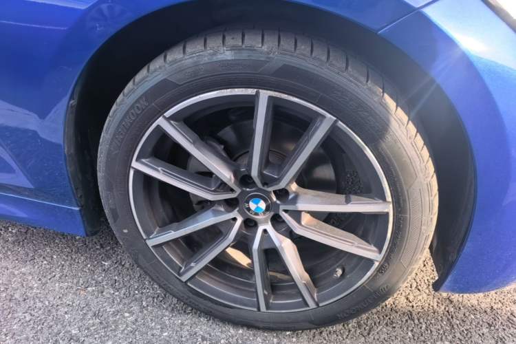 Used BMW 3 Series 2021 320Li M Sport Package Right Front Wheel Hub