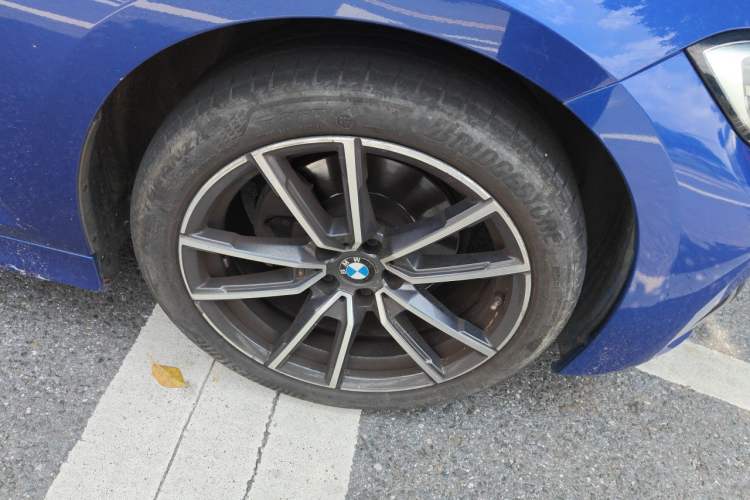 Used BMW 3 Series 2021 Facelifted 320Li M Sport Package Right Front Wheel Hub