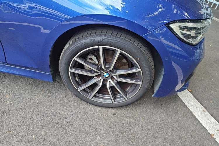 Used BMW 3 Series 2021 325Li xDrive M Sport Package Right Front Wheel Hub