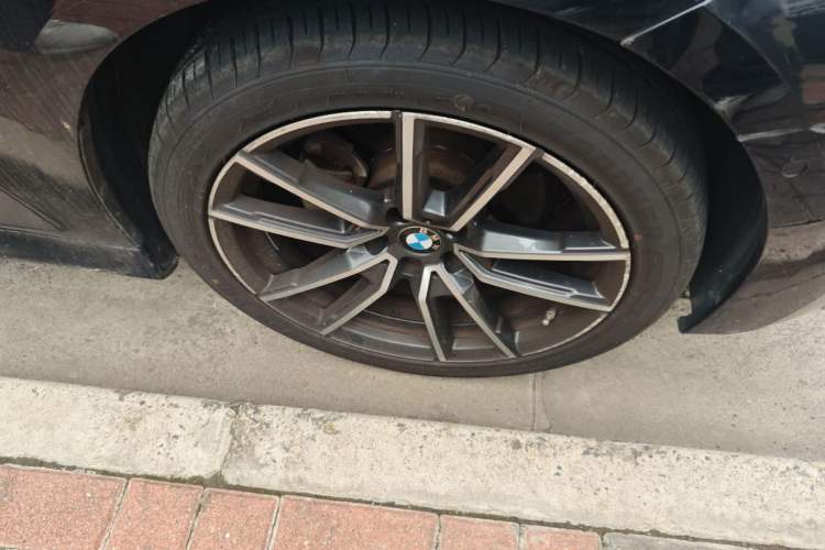 Used BMW 3 Series 2021 Second Facelift 325Li M Sport Package Right Front Wheel Hub