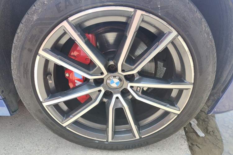 Used BMW 3 Series 2021 325Li M Sport Package Right Front Wheel Hub