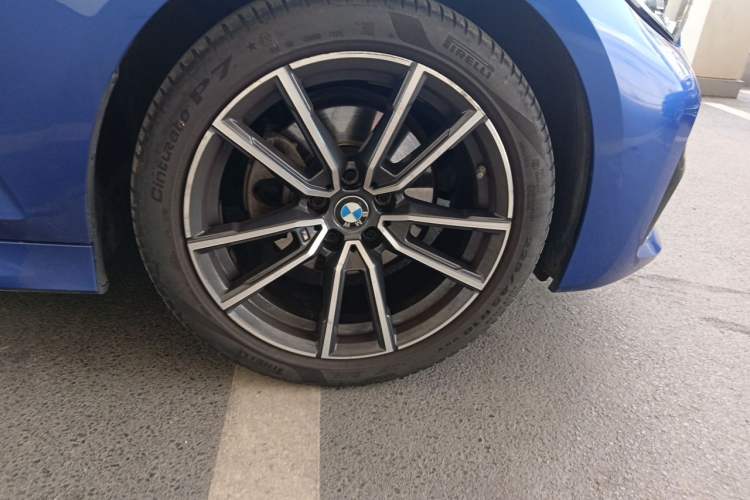 Used BMW 3 Series 2021 Second Facelift 320Li M Sport Package Right Front Wheel Hub