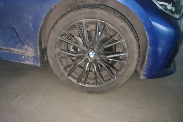 Used BMW 3 Series 2021 325i M Sport Night Edition package Right Front Wheel Hub