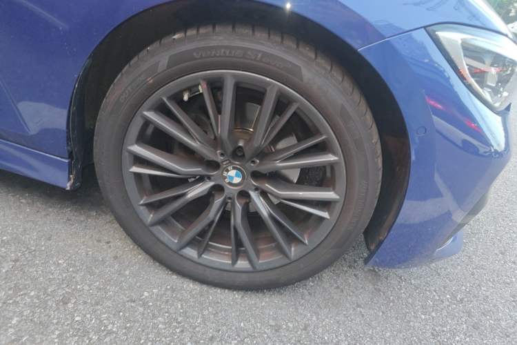 Used BMW 3 Series 2021 Second Facelift 325Li M Sport Night Edition Package Right Front Wheel Hub