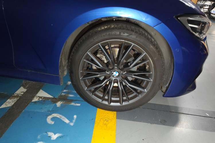 Used BMW 3 Series 2021 Facelifted 325Li M Sport Night Edition Package Right Front Wheel Hub