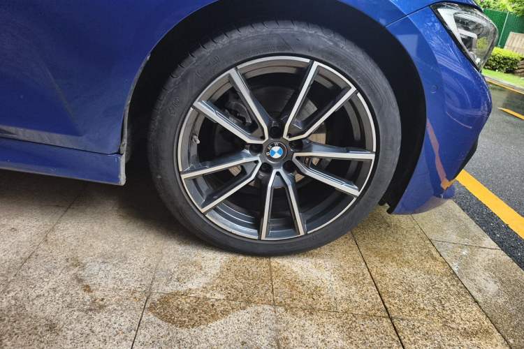 Used BMW 3 Series 2021 Restyled 325Li M Sport Package Right Front Wheel Hub