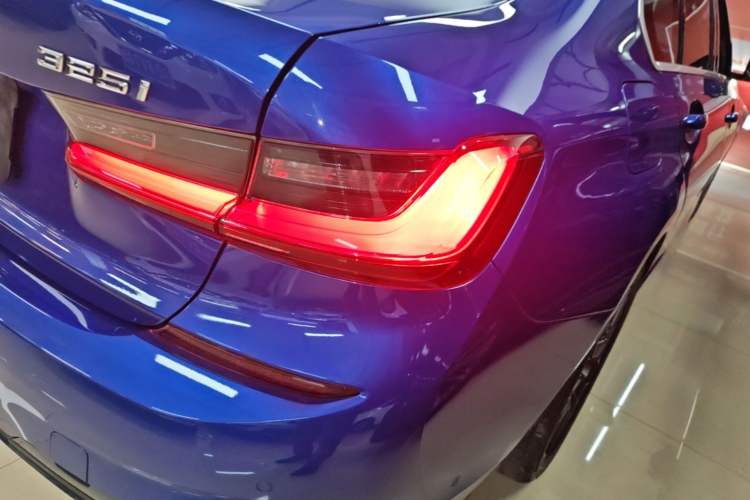 Used BMW 3 Series 2021 325i M Sport Package Right Rear Taillight