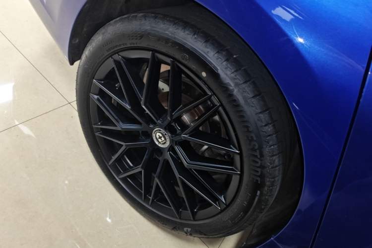 Used BMW 3 Series 2021 325i M Sport Package Right Rear Wheel Hub