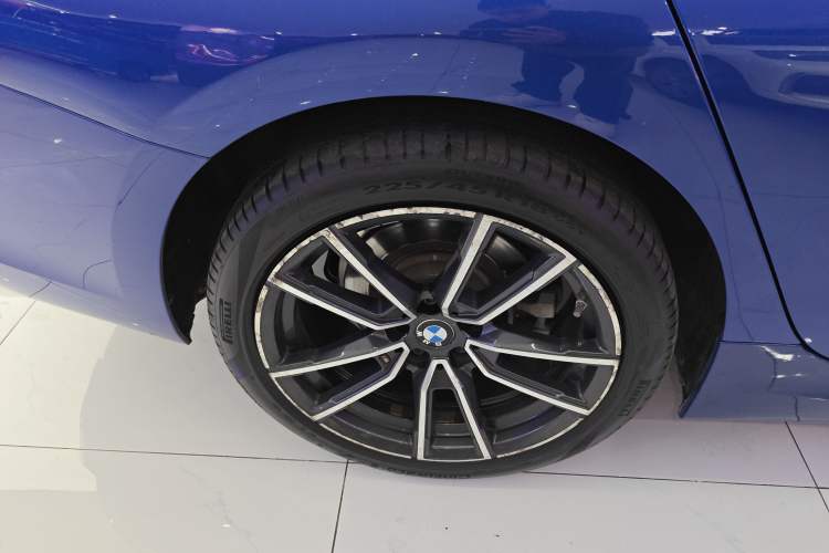 Used BMW 3 Series 2021 320Li M Sport Package Right Rear Wheel Hub