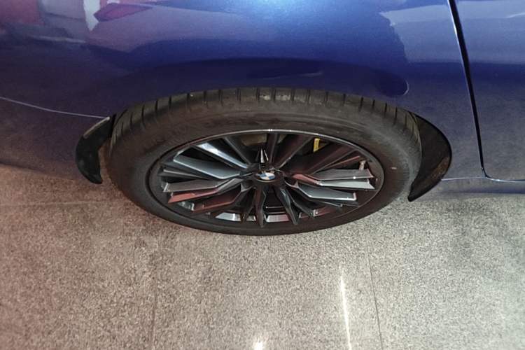 Used BMW 3 Series 2021 Facelifted 325Li M Sport Night Edition Package Right Rear Wheel Hub