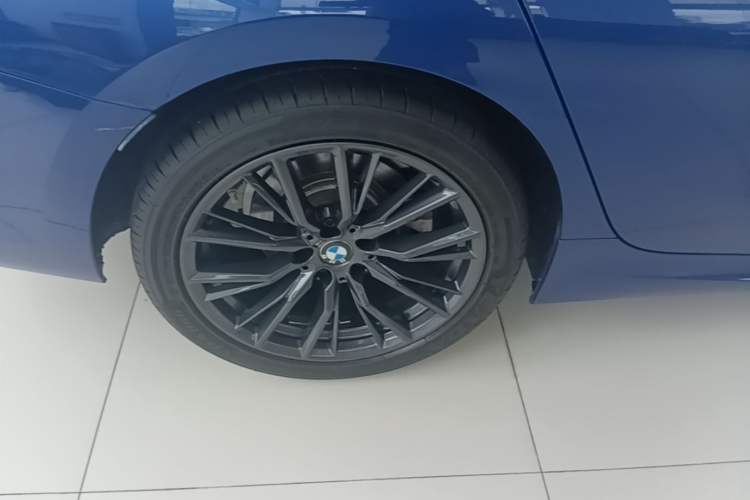 Used BMW 3 Series 2021 Facelifted 325Li M Sport Night Edition Package Right Rear Wheel Hub