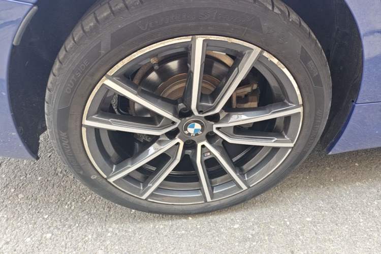 Used BMW 3 Series 2021 320Li M Sport Package Right Rear Wheel Hub