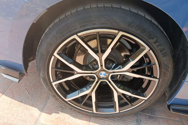 Used BMW 3 Series 2021 Second Facelift 325Li M Sport Package Right Rear Wheel Hub
