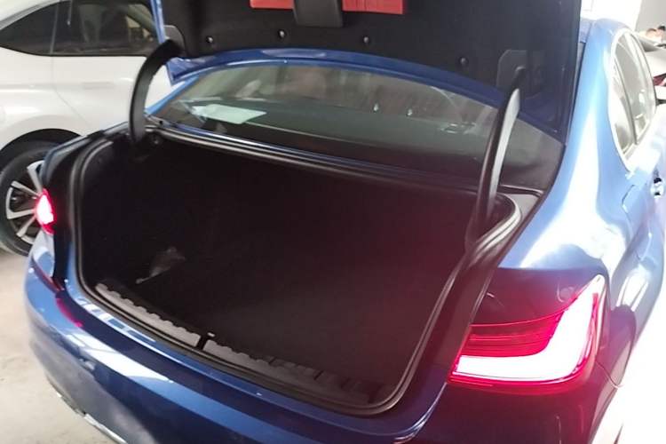 Used BMW 3 Series 2021 Second Facelift 325Li M Sport Package Trunk