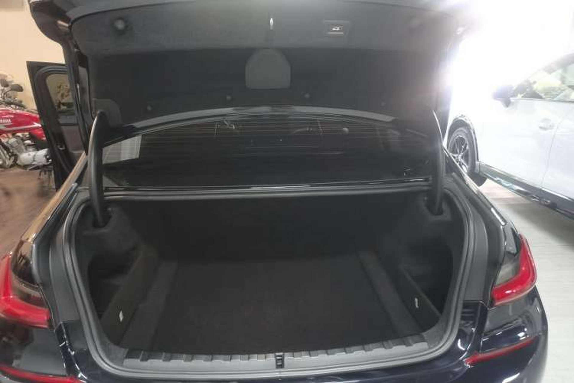 Used BMW 3 Series 2021 Second Facelift 320Li M Sport Package Trunk