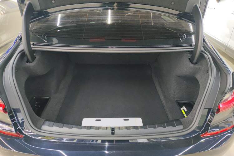 Used BMW 3 Series 2021 Second Facelift 325Li M Sport Night Edition Package Trunk