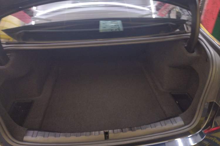 Used BMW 3 Series 2021 Second Facelift 325Li M Sport Package Trunk