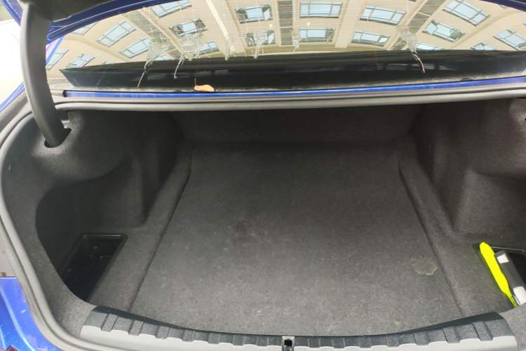 Used BMW 3 Series 2021 Second Facelift 325Li M Sport Package Trunk