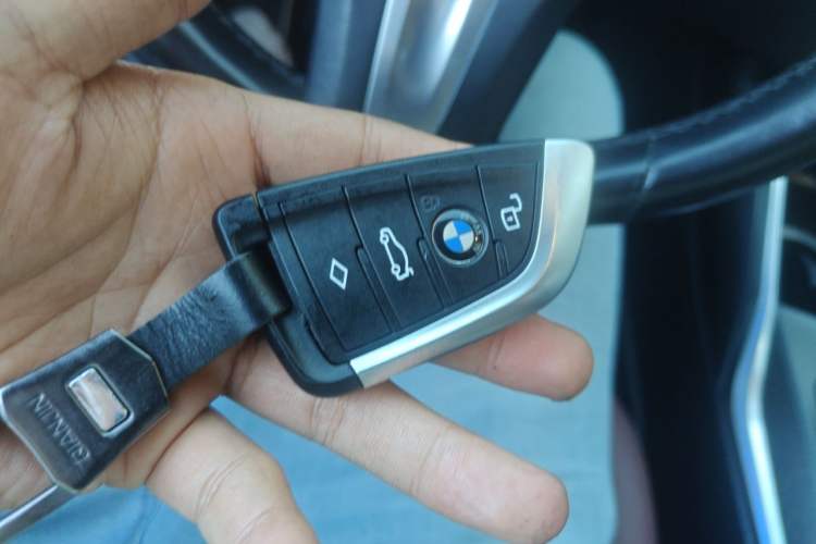 Used BMW 3 Series 2021 Second Facelift 325Li M Sport Night Edition Package Vehicle Key