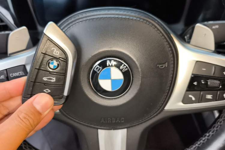 Used BMW 3 Series 2021 325Li M Sport Shadowline Package Vehicle Key