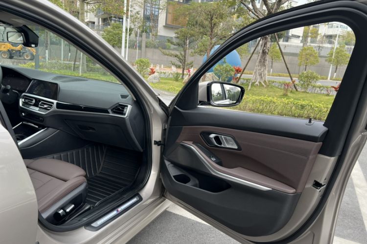 Used BMW 3 Series 2021 320Li M Sport Package Interior 9