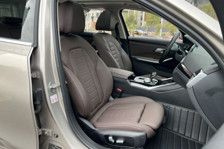 Used BMW 3 Series 2021 320Li M Sport Package Right Front Seat