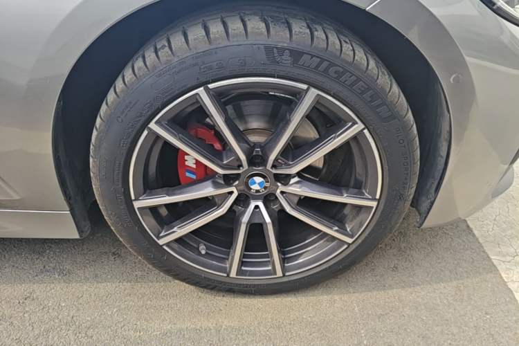 Used BMW 3 Series 2021 Restyled 325Li xDrive M Sport Package Right Front Wheel Hub