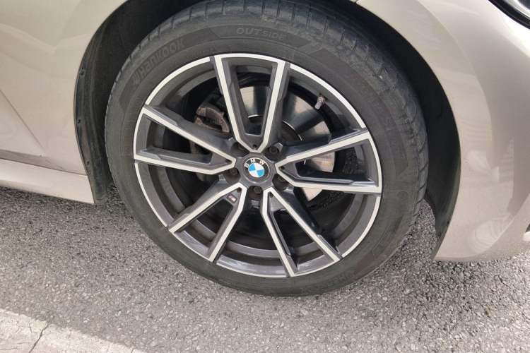 Used BMW 3 Series 2021 320Li M Sport Package Right Front Wheel Hub