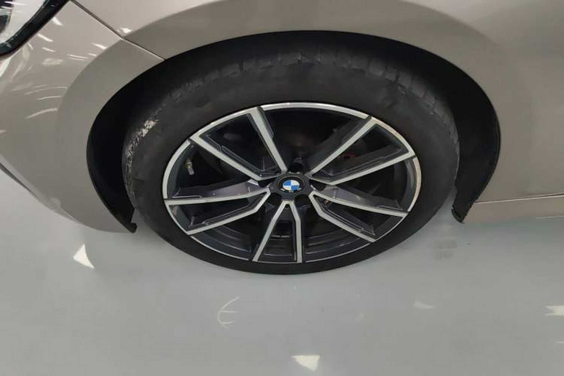 Used BMW 3 Series 2021 Second Facelift 320Li M Sport Package Exterior 4