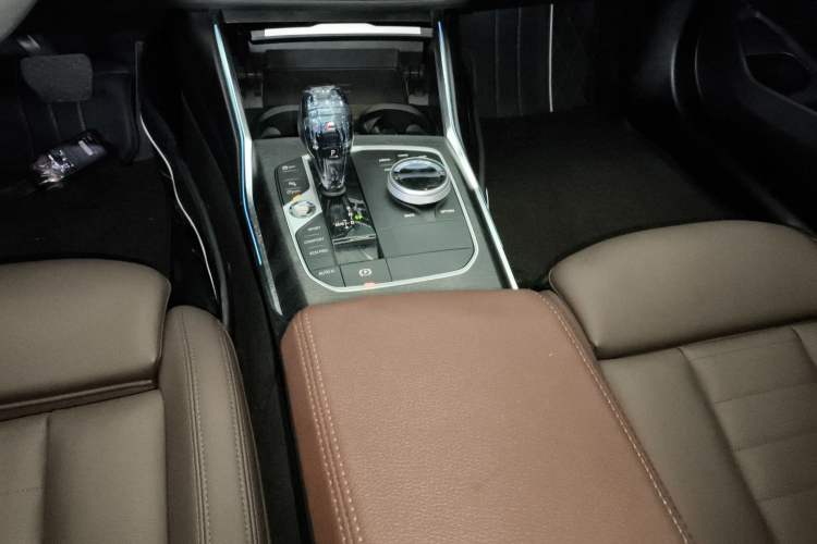 Used BMW 3 Series 2021 Second Facelift 325i M Sport Package Gear Lever