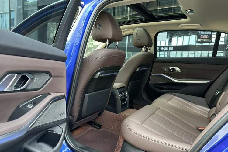 Used BMW 3 Series 2021 325Li M Sport Package Interior 3