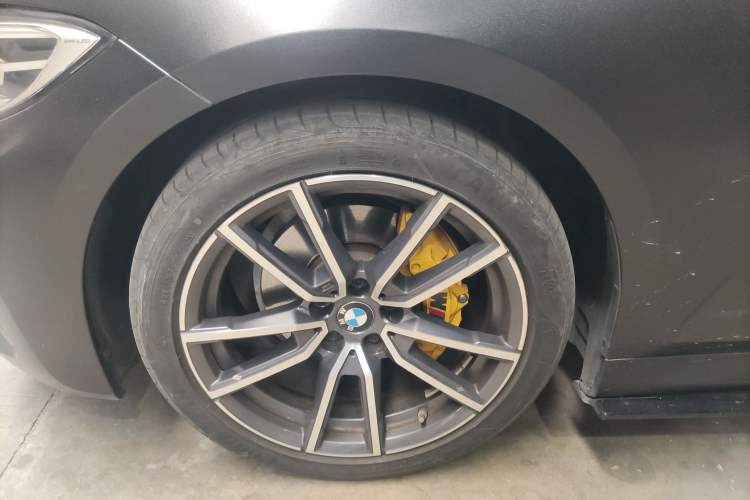 Used BMW 3 Series 2021 325Li M Sport Package Left Front Wheel Hub