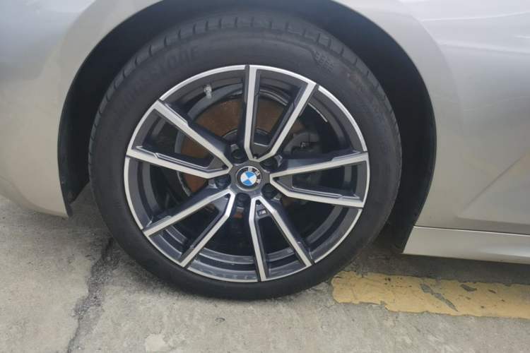 Used BMW 3 Series 2021 Second Facelift 320Li M Sport Package Left Front Wheel Hub