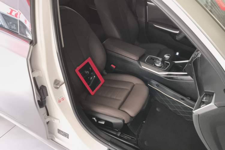 Used BMW 3 Series 2021 Second Facelift 325i M Sport Package Right Front Seat