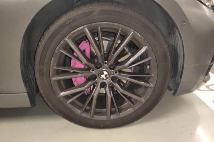 Used BMW 3 Series 2021 325Li M Sport Package Right Front Wheel Hub
