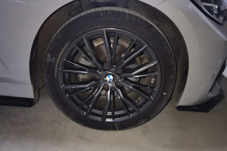 Used BMW 3 Series 2021 Facelifted 325Li M Sport Night Edition Package Right Front Wheel Hub