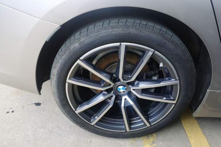 Used BMW 3 Series 2021 Second Facelift 320Li M Sport Package Right Rear Wheel Hub