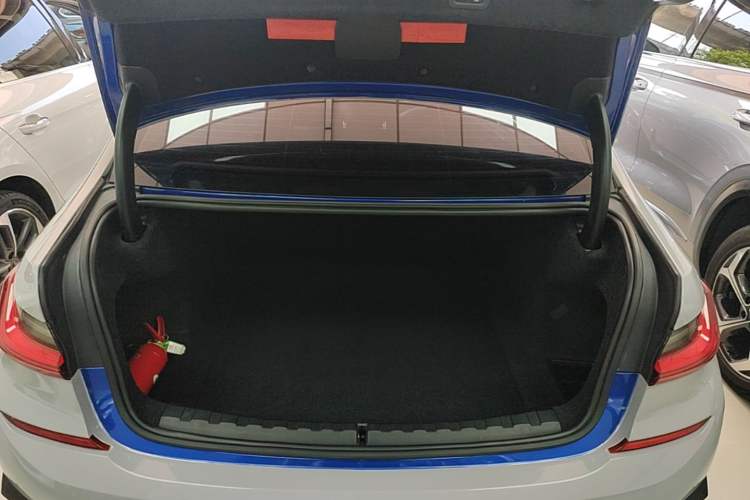 Used BMW 3 Series 2021 320Li M Sport Package Trunk