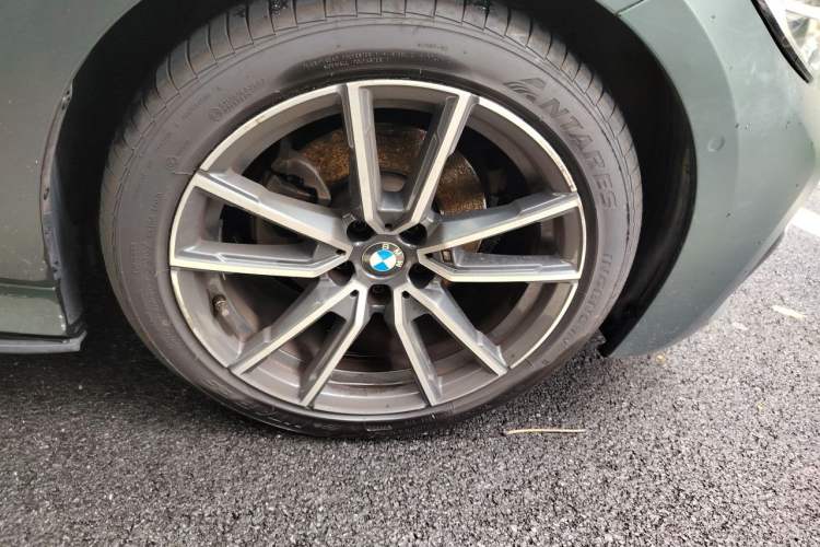 Used BMW 3 Series 2021 325Li M Sport Package Right Front Wheel Hub