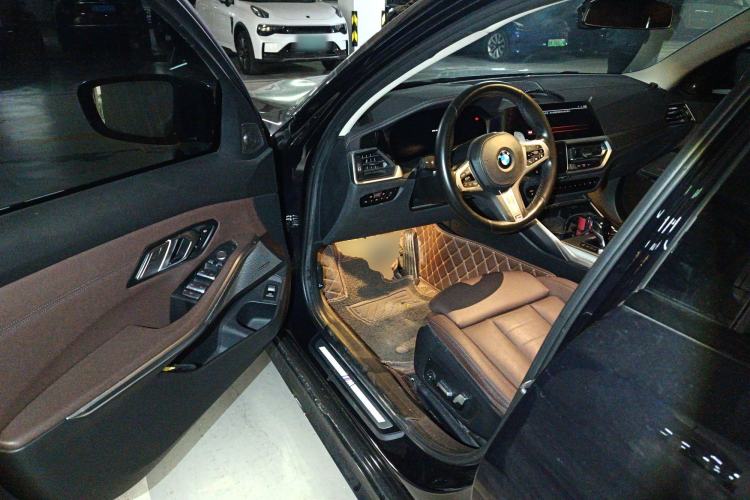 Used BMW 3 Series 2021 325i M Sport Night Edition package Driver Seat