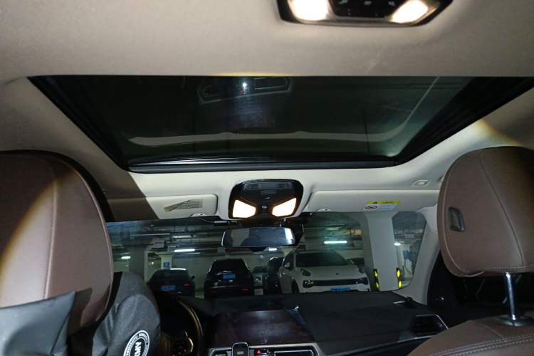 Used BMW 3 Series 2021 325i M Sport Night Edition package Headliner