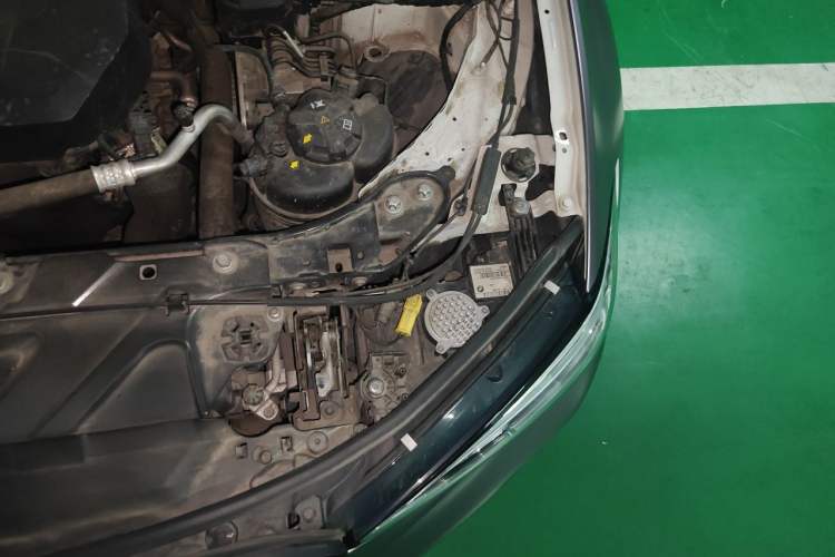 Used BMW 3 Series 2021 Second Facelift 325Li M Sport Package Engine Bay Left