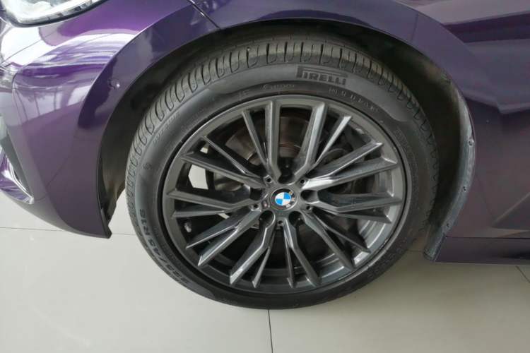 Used BMW 3 Series 2021 Restyled 325i M Sport Night Edition Package Left Front Wheel Hub