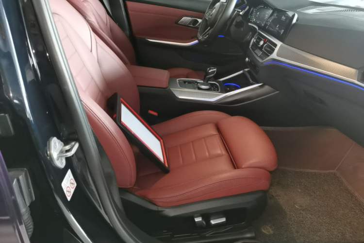 Used BMW 3 Series 2021 Restyled 325i M Sport Night Edition Package Right Front Seat