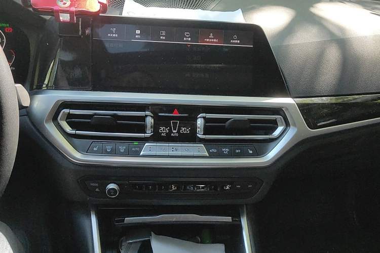 Used BMW 3 Series 2021 320i Sport Package Audio And AC Panel