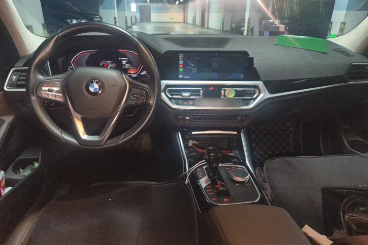 Used BMW 3 Series 2021 320i Sport Package Center Console